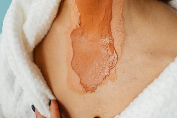 Discover manchester's premier spots for bespoke velvet evening gowns: a fashion lover's guide